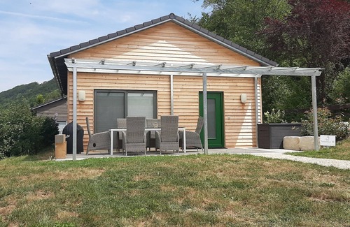 Kinding Apartment | Offene lichtdurchflutete Wohnung mit Terrasse