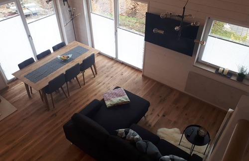 Kinding Apartment | Offene lichtdurchflutete Wohnung mit Terrasse