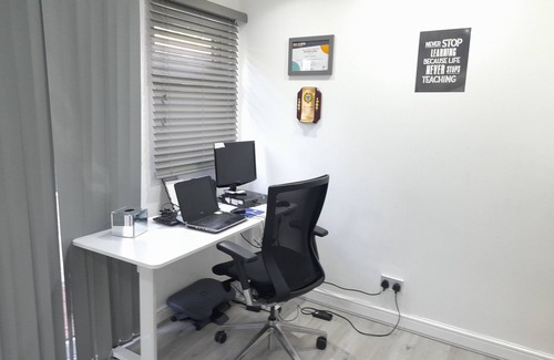 Chatham House | Offering garden views, Bridgewoods is an accommodation situated in Chatham,