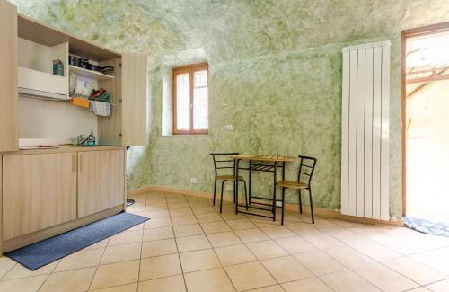 Casale Monferrato Apartment | Offerta del Giorno! Secret Zen House in the Center W Free Parking and 24Hours Automatic Check-In - With Netflix & DisneyPlus