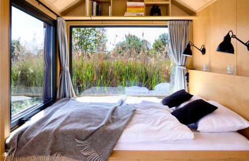 Seelow Resort | Offgrid Cabin am See in Brandenburg Tiny House Natururlaub bei Berlin