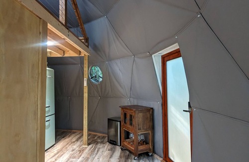 Willington House | Offgrid Glamping At Private Lake