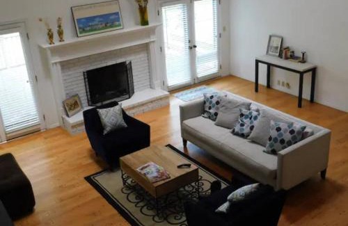Creve Coeur House | Office + 5 BR, Movie Theater , Creve Coeur -10 Sleep surface