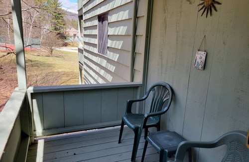 Bartlett Condo | Official Seasons RMC Condo- 1 Bedroom + Loft- Sleeps 10 - No Fees