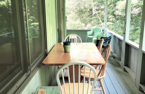 Bartlett Condo | Official Seasons RMC Condo- 2 bedrooms + loft - sleeps 10 - Dog Fees