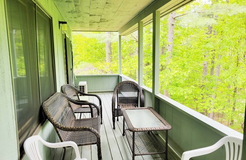 Bartlett Condo | Official Seasons RMC Condo- 2 bedrooms + loft - sleeps 10 -Dog Fees