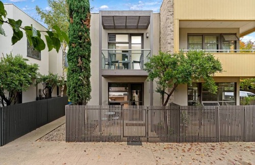 Shepparton South Apartment | Offroad Apartment 4 opposite Lake Victoria