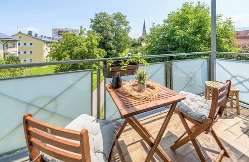 Freilassing Apartment | OG2 M Beautiful 70m² 2-room city apartment