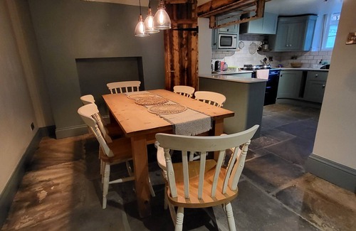 York House | Ogleforth - Three Bedroom House, Sleeps 6