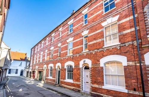 York House | Ogleforth - Three Bedroom House, Sleeps 6