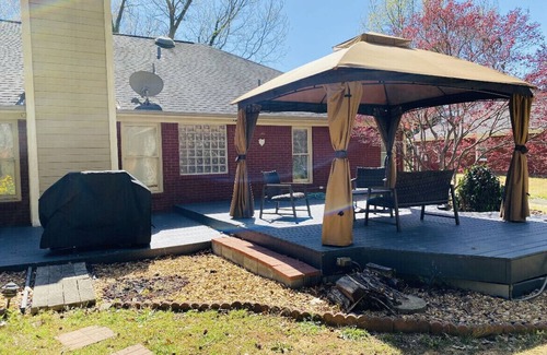 Harvest House | Oh, This is Nice! Sleeps 9 people.