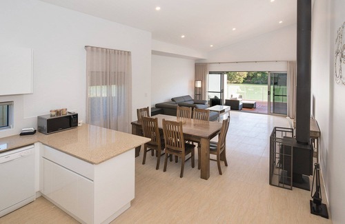 Margaret River Villa | Ohana A - WIFI, 10 minutes to the cafe strip
