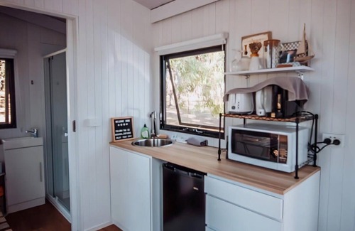 Deepwater House | Ohana Hut by Tiny Away