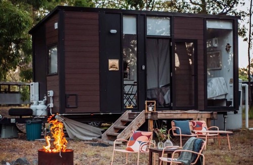 Deepwater House | Ohana Hut by Tiny Away