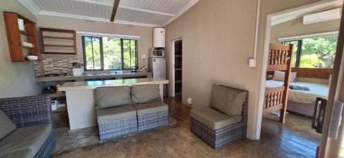 Lopes Apartment | Ohana Pool Cottage