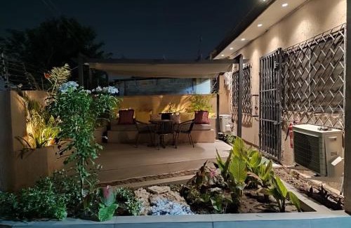 Nungua House | Oheneba Tema - Luxury Hot -Tub Retreat with Wi-Fi