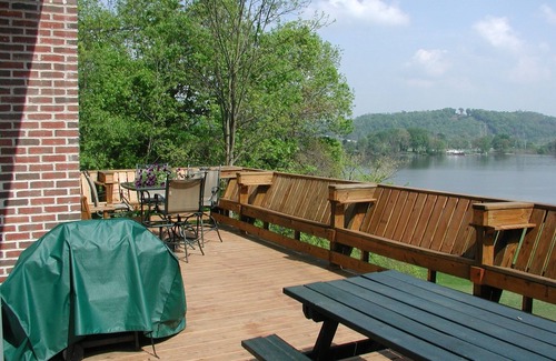 Reedsville House | Ohio River Guest House