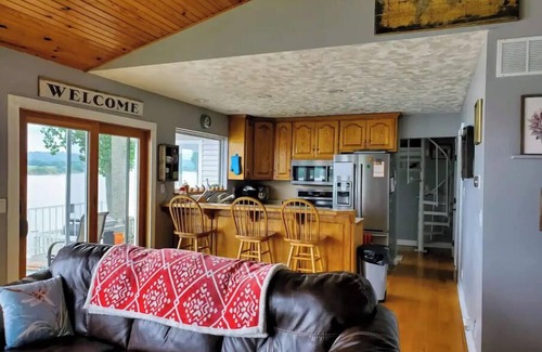 Magnet House | Ohio River Retreat - Relax Riverside With Us