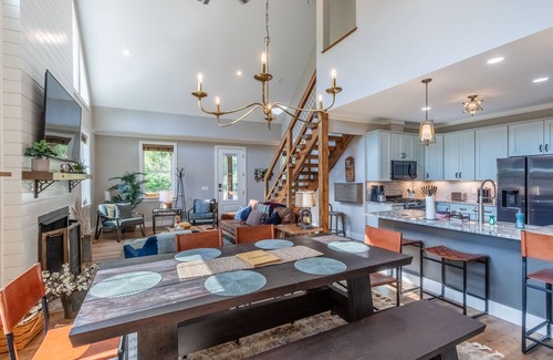 Cullowhee House | Ohiolina on the River - Stunning Home Located on the River and Close to WCU!