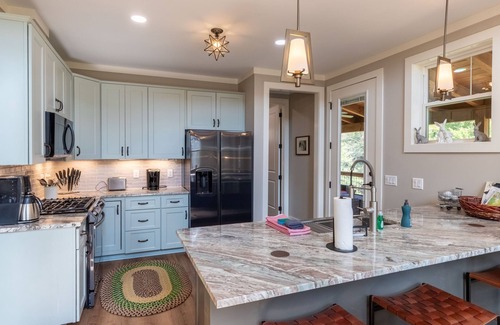Cullowhee House | Ohiolina on the River - Stunning Home Located on the River and Close to WCU!