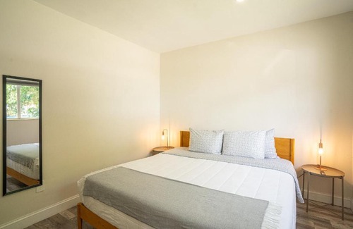 Brickell House | Oia House Brickell Beach 10 minutes Pool Location