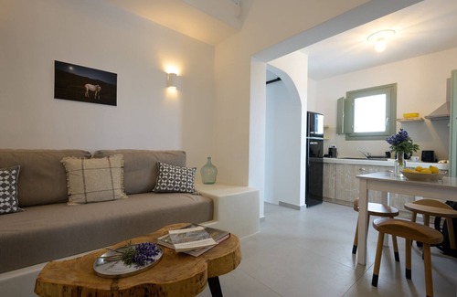 Finikia Villa | Oia Kissiri - private pool Villas
