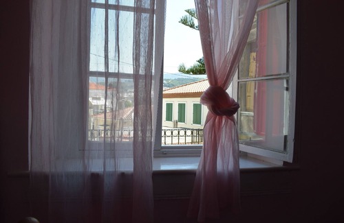 Karlovassi House | Oikίa Athanasia