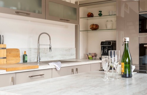 Barbery House | OIQIA Prestige