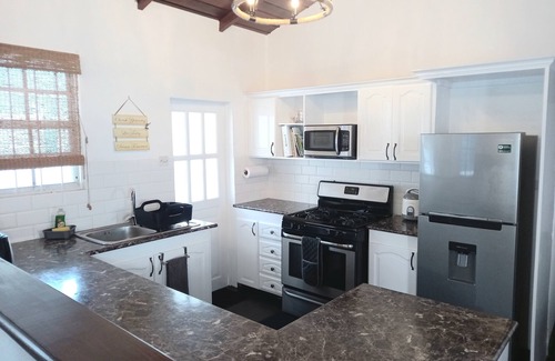 Scarborough Cottage | Oistins Cottage - Walk to beach!