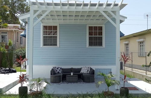 Scarborough Cottage | Oistins Cottage - Walk to beach!