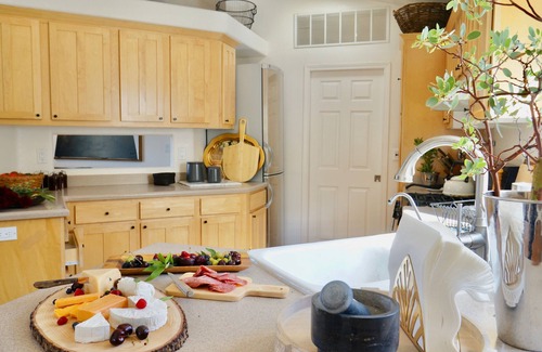 Ojai House | Ojai Wilderness Mountains - Sespe Retreat House 100% Solar