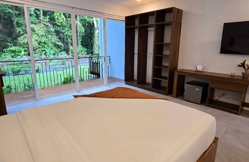 Playa Tortuga Hotel | Ojochal Gardens Villas
