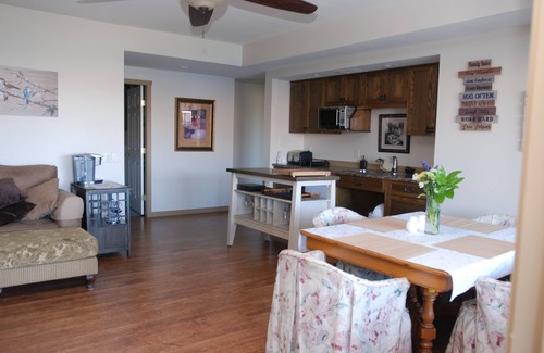 Central Okanagan House | OKA B&B - Gorgeous Mountain/Water views - Lower 2 Bedroom Suite - Sleeps up to 5