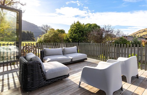 Okains Bay House | Okains Bay award winning Luxury Escape - Relax and Rejuvenate!