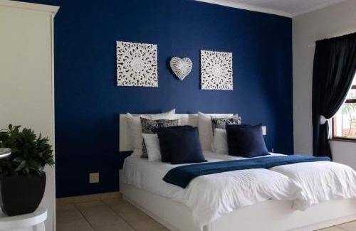 Erongo Cabin | Okajo Safari Lodge