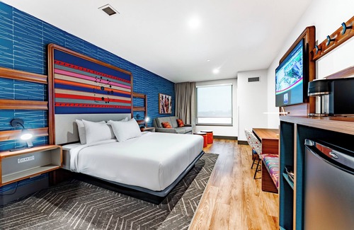 Central Oklahoma City Hotel | OKANA Resort & Indoor Waterpark