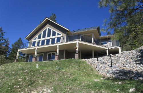 Westshore Estates Bed & Breakfast | Okanagan Lake Sunrise BB
