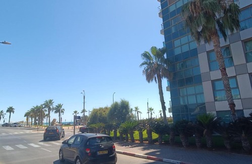 Herzliya Pituach Apartment | Okeanos bamarina hotel sea view apartment