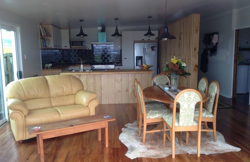 Raglan Cottage | Okete Country Cottage near Raglan