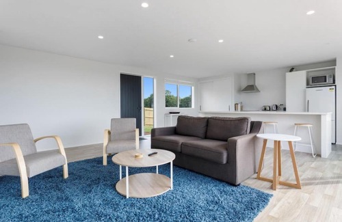 Te Kaha House | Okioki Te Kaha Holiday Home