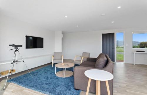 Te Kaha House | Okioki Te Kaha Holiday Home