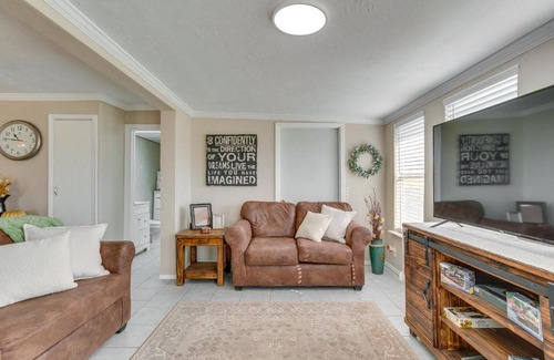 Fort Cobb House | Oklahoma Home Near Lake with Patio, Grill and Chiminea