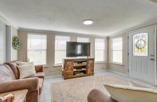 Fort Cobb House | Oklahoma Home Near Lake with Patio, Grill and Chiminea