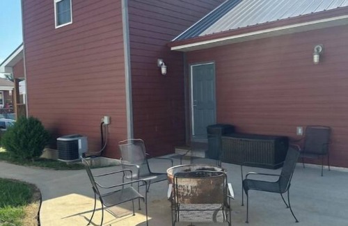 Hermann House | Oktober Haus 3BDRM in Downtown Hermannnn