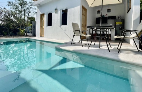Chisec Apartment | Ola Azul Monterrico Apart-hotel, Cocina y Piscina Privada