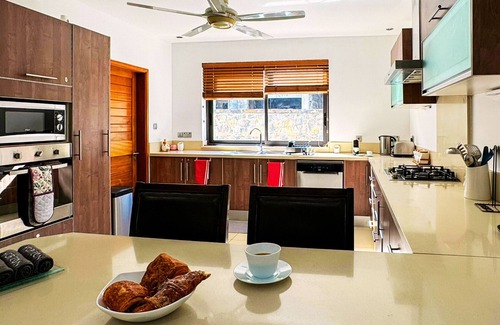 La Preneuse Apartment | Olana Beach - Premium Apartment by Horizon Holidays