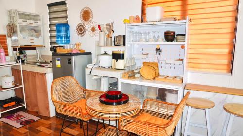 Olango Island House | Olango Island - S&E-3 Tiny Guest House Fully Furnished with Hot Shower, Washer, Wi-Fi, Netflix Olango Island - S&E-1 Tiny Guest House Fully Furnished with Hot Shower, Washer, Wi-Fi, Netflix & King size bed