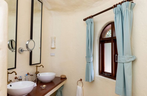 Maasai Mara Cabin | Olarro Plains