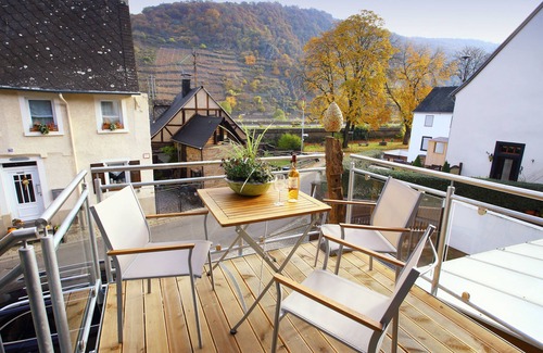 Lehmen House | Old Barn Bruns romantic with Moselblick four star Holiday house