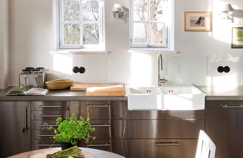 Pommerby House | Old barn near the beach with fireplace, sauna and plenty of space for families